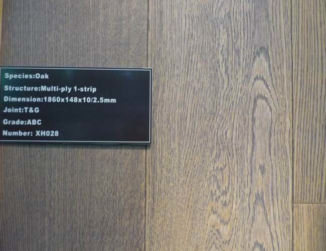 Multi Layer Solid Engineered Wood Floor, Rustic Engineered Oak Flooring