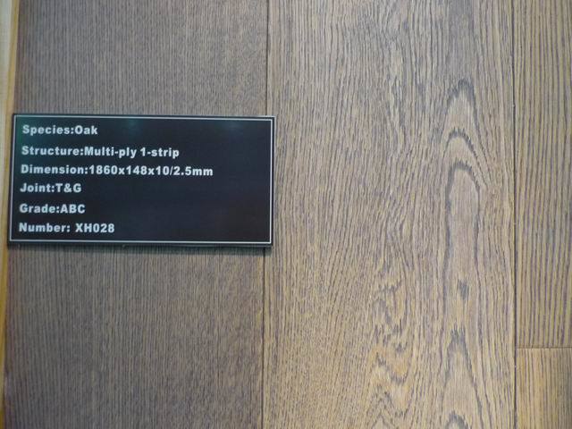 Three-Layer Oak Wave Antique Engineered Solidwood Flooring