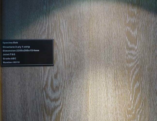 3-Layer Ply Oak Engineered Flooring with T&G Lock UV
