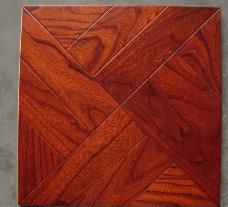 Synchronized Surface Class 31 AC3 HDF Laminate Wood Flooring