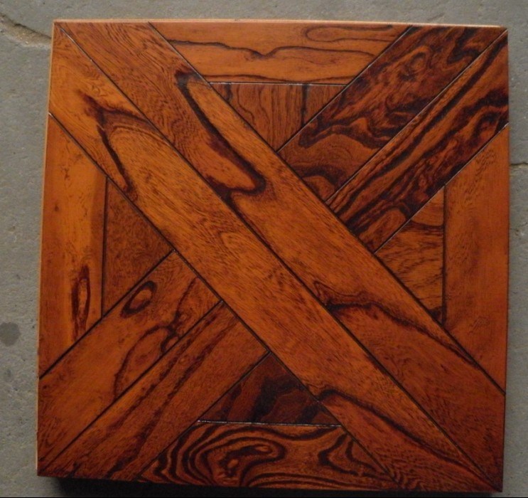 Synchronized Surface Class 31 AC3 HDF Laminate Wood Flooring