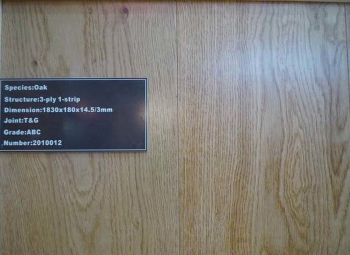 Wooden Flooring (three-layer Oak wave Antique engineered solidwood)